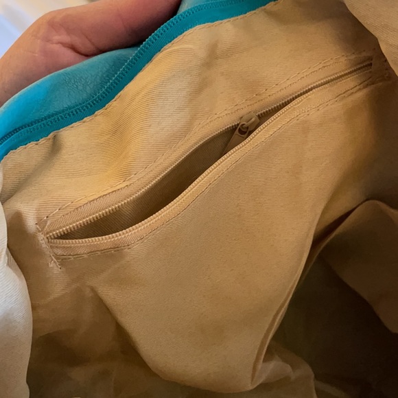 Beautiful Turquoise Shoulder Bag - None Branded. Has a broken zipper inside. - Picture 6 of 6